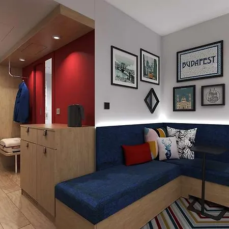 Отель Hampton By Hilton Centre