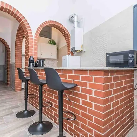 D3 Basilica Luxury Spacious Free Parking For 1 Car Apartment