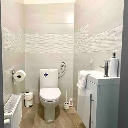 Apartment D3 Basilica Luxury Spacious Free Parking For 1 Car *