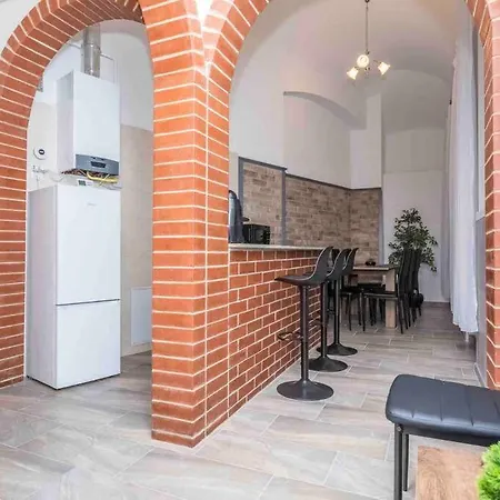 Apartment D3 Basilica Luxury Spacious Free Parking For 1 Car *