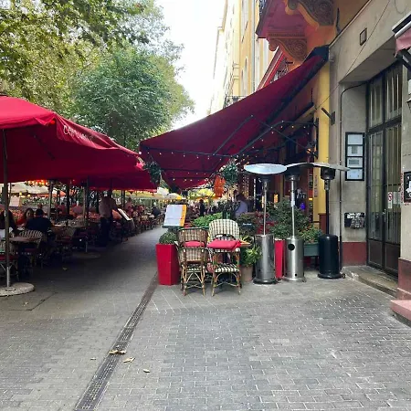 Elena Budapest