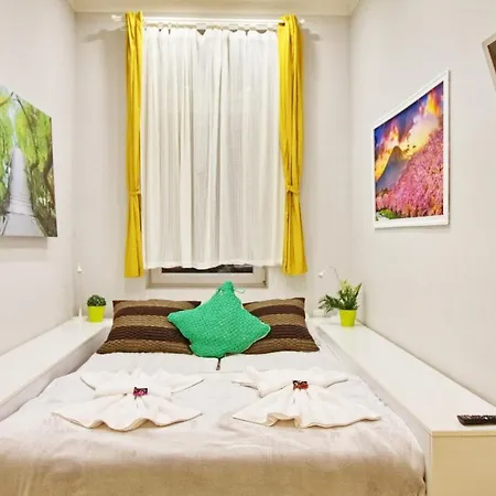 Stop And Go Apartment Budapest