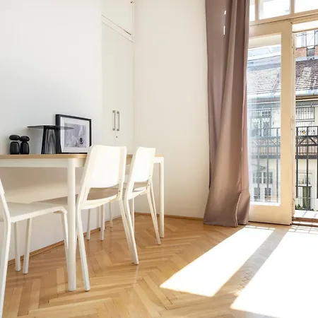 W25 Smart Apartamento