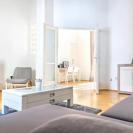 W25 Smart Apartamento *