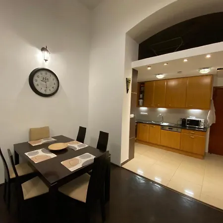 Apartamento Location In The Heart Of The City, 2 Bedrooms, 2 Bathrooms *