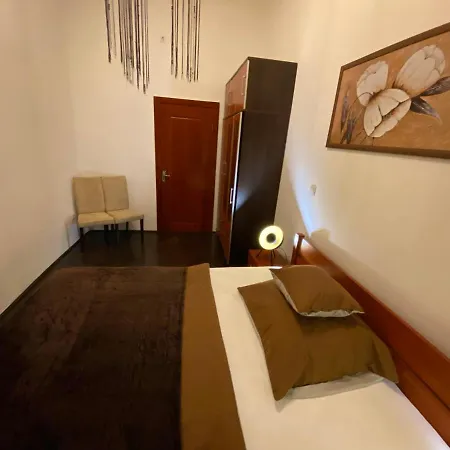 Location In The Heart Of The City, 2 Bedrooms, 2 Bathrooms