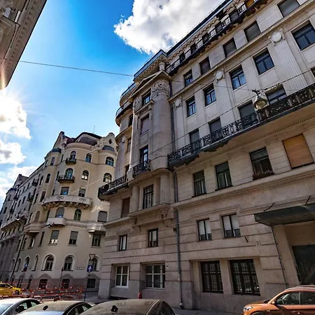 Riverside Luxury Apartment *