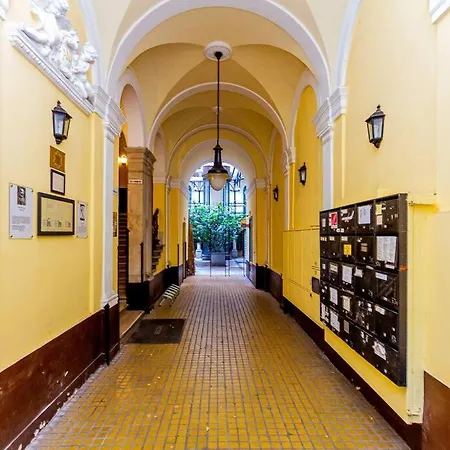 Apartment Oktogon Spacious Ac Balcony Budapest