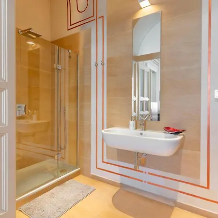 Exclusive & Stylish In The Heart Of Apartment *