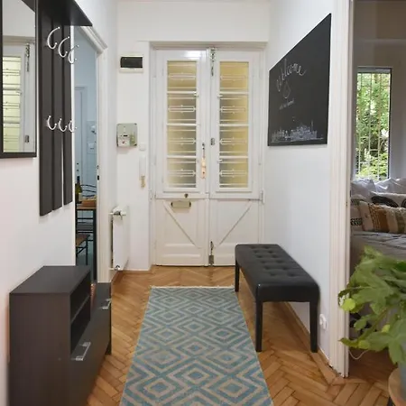 Apartment Castle Nest *