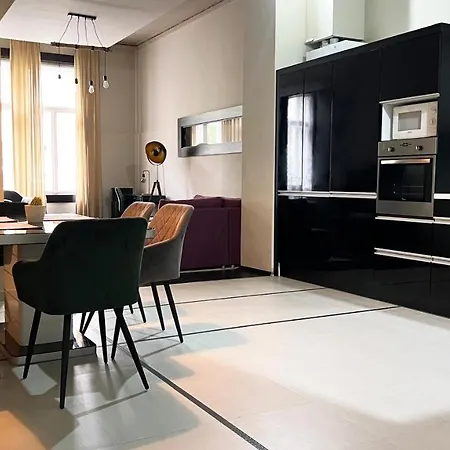 Deluxe Cosmopolitan Budapest, With Private Parking Apartment