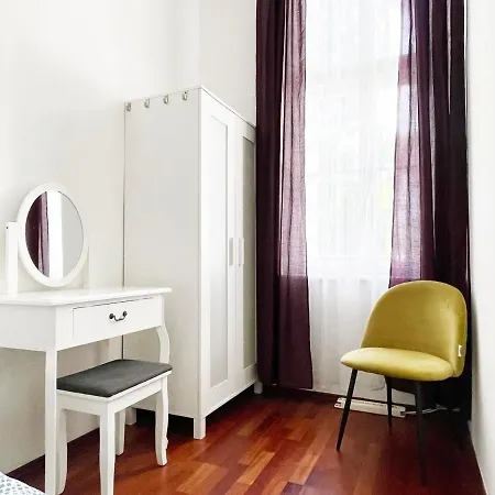 Apartment Deluxe Cosmopolitan Budapest, With Private Parking *
