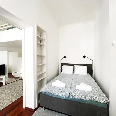 Apartment Deluxe Cosmopolitan Budapest, With Private Parking Budapest