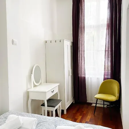Apartment Deluxe Cosmopolitan Budapest, With Private Parking *