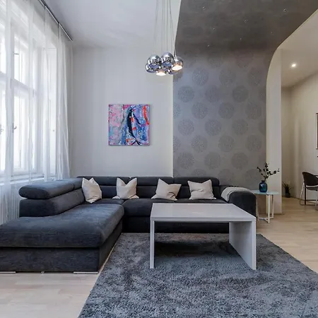 Andrassy Str. Luxury Apartament
