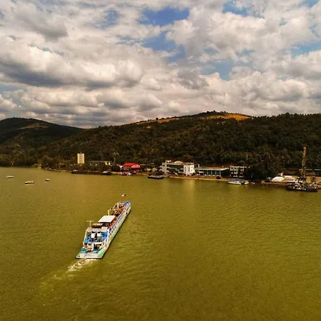 Botel Diana Cruises