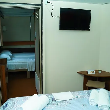 Úszó hotel Diana Cruises *