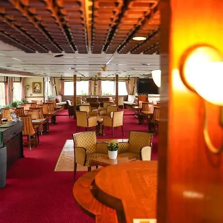 Diana Cruises Botel Budapest