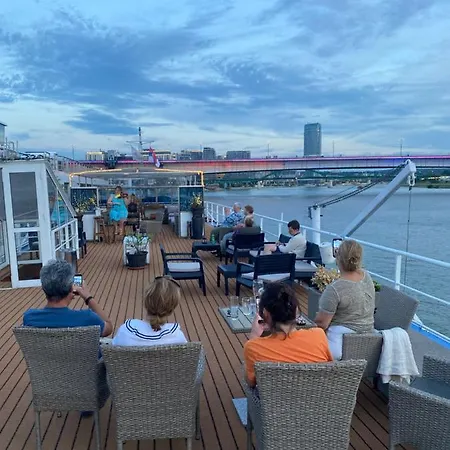 Diana Cruises Botel Budapest