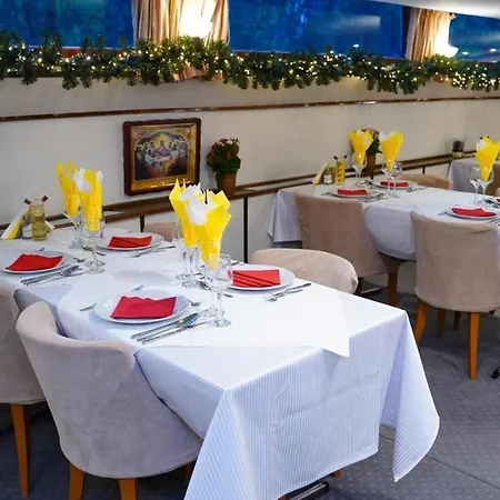 Diana Cruises Botel Budapest