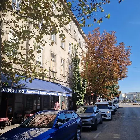 Apartment Halasz 2-bedroom Near Castle, Free Public Parking Nearby
