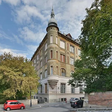 Apartment Buda Batthiany Square, 6 *