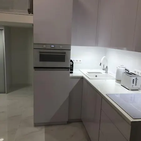 Colton West Deluxe Apartman