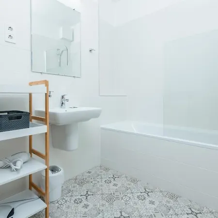 Apartment Westside By Urbanrent