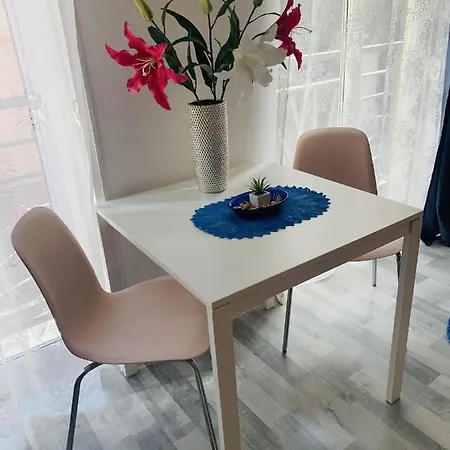 Onyx With Free Private Garage + Ac Apartment *