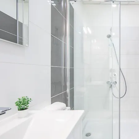 Absolute - New - Sunny Apartment *