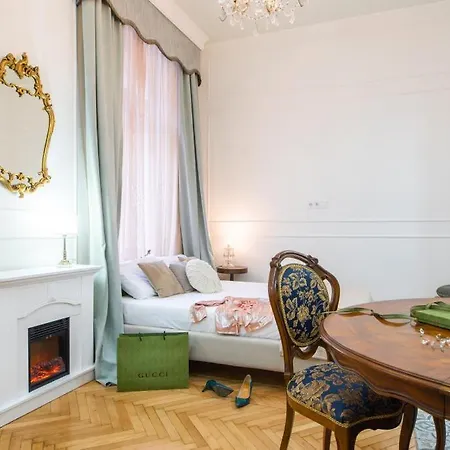 Apartment Regina On Kiraly Street Budapest