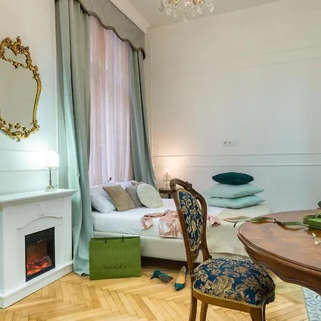 Regina On Kiraly Street Apartment