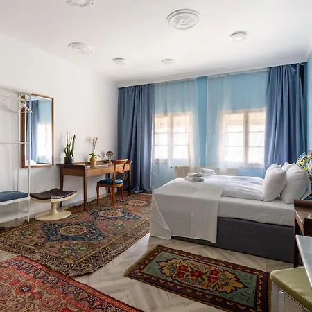 Apartment Huge & Stylish In The Center For Up To 20 People Budapest
