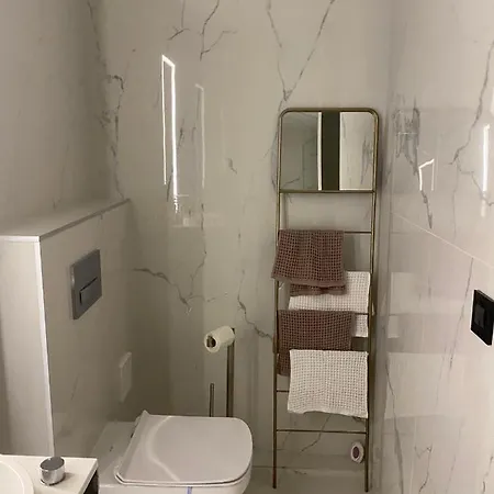 Clark Apartment *