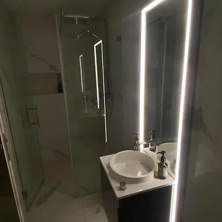Clark * Budapest
