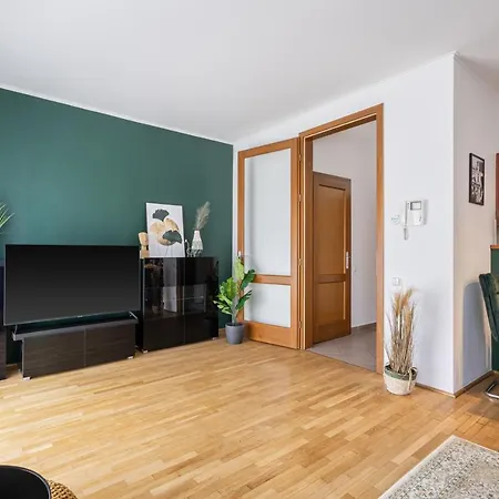 Apartment Prime Location *