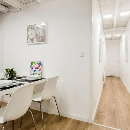 The Little Castle In Downtown Apartment *