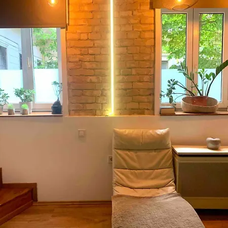 Stylish Natural With Sauna - Heroes Square Apartment Budapest