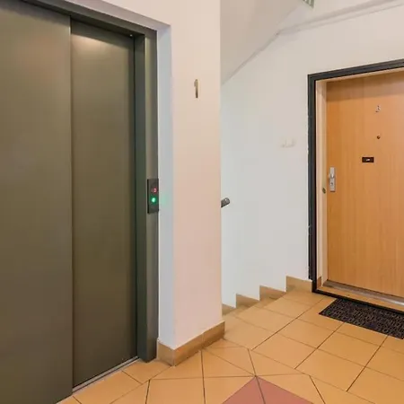 Cosy Pet-friendly Flat W Balcony @ Orczy Garden Apartment