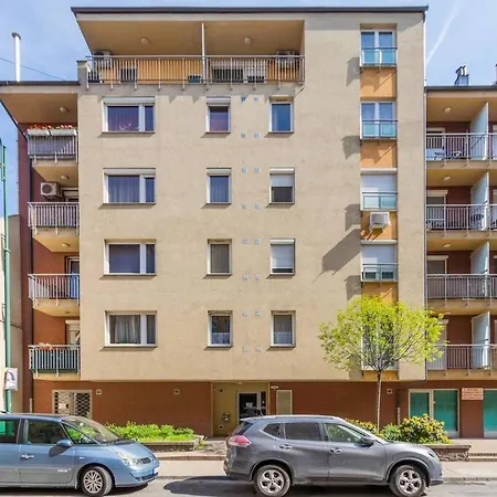 Cosy Pet-friendly Flat W Balcony @ Orczy Garden *