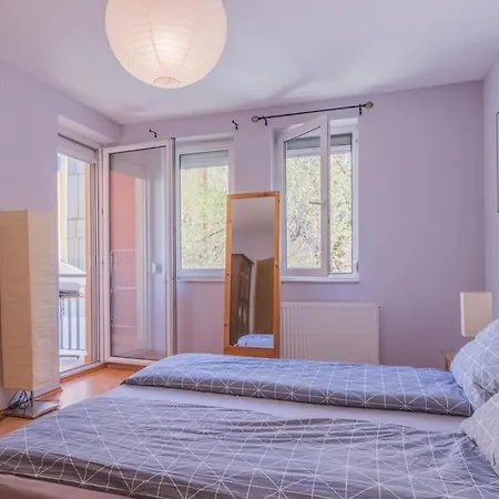 Cosy Pet-friendly Flat W Balcony @ Orczy Garden Apartment *