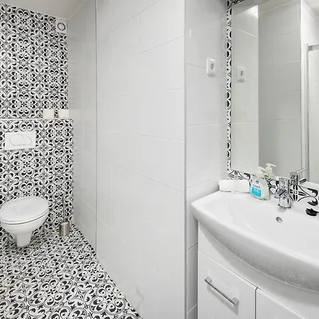 Modern In Authentic Area Apartment