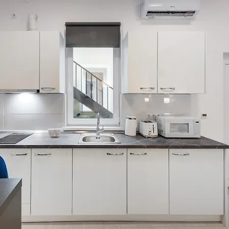 Modern In Authentic Area Apartment