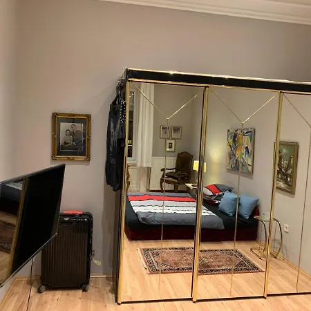 Budapest, Graf Teleki Laszlo Apartment *