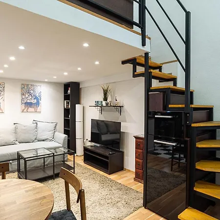 Cosy Corner - Entire Near Oktogon Apartment