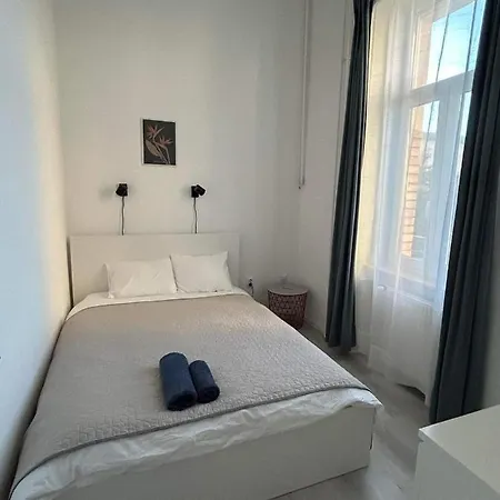 3-br Flat In Jewish Quarter *