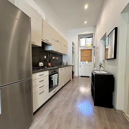 Apartment The Great Cosiness In Rakoczi Square
