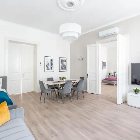 Exclusive Downtown In The Heart Of Lägenhet Budapest