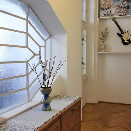 Elegance In The Heart Apartment Budapest