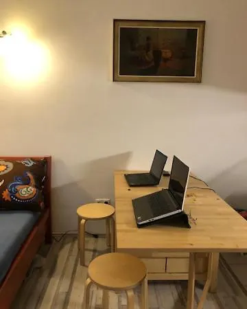 Apartment Central Modern Flat For 3 *